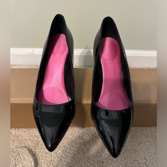 Size 37 Aldo Black Closed Pointy Toe 2.5” Stiletto Heel Pumps. - Picture 3 of 11
